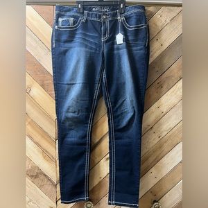 Women’s Maurice’s jeans. Great condition, size XL
